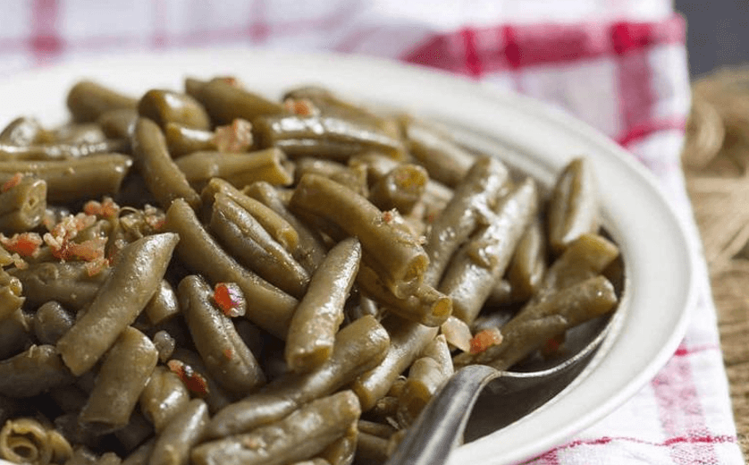 A bowl of spicy garlic green beans