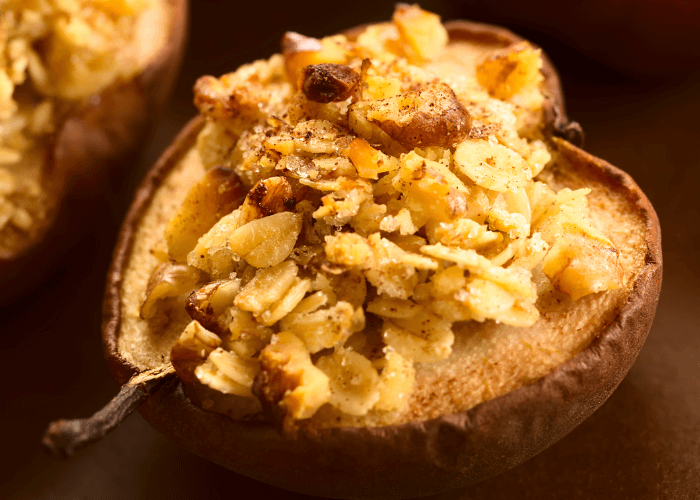 Baked pear with brown sugar and oats