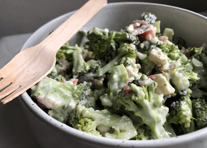 Broccoli salad with mayo