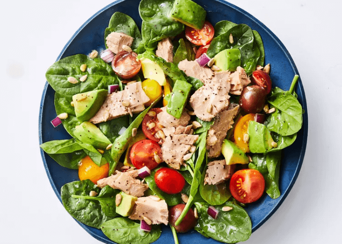 Avocado Tuna Spinach Salad with tomatoes